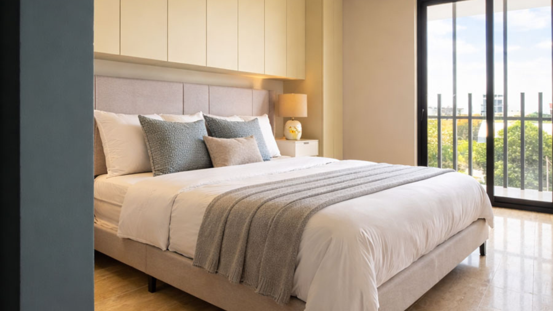 bed 1 showroom corazon de playa